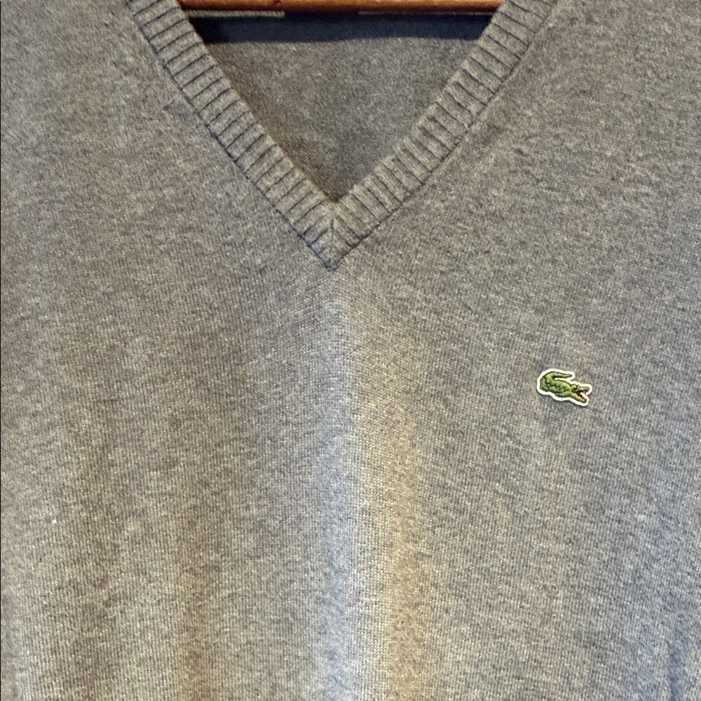 Vintage Lacoste Men's Light Gray V-Neck Sweater - Picture 4 of 7